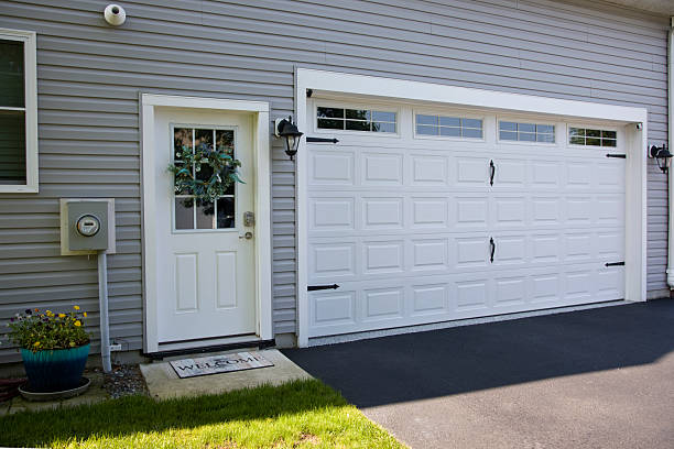 24/7 Emergency Garage Door Panel Replacement experts in Harriman, TN